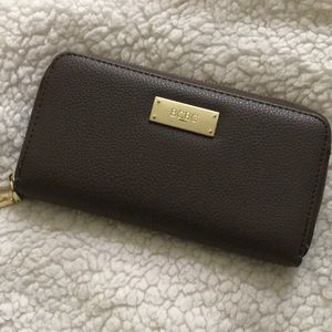 Bcbg wallet